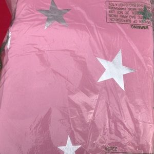 Pink curtains w silver stars